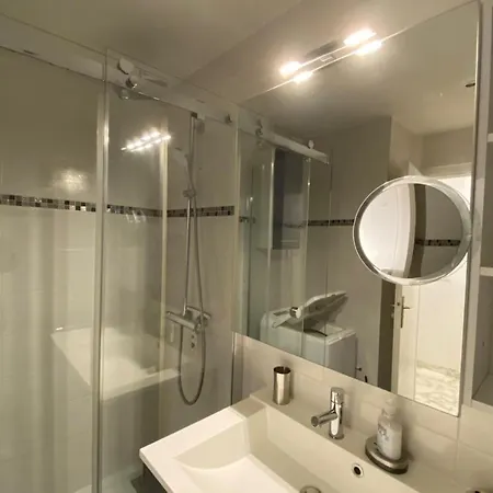 06ay - With Seafront Terrace * Antibes