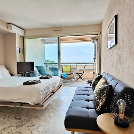 06ay - With Seafront Terrace *