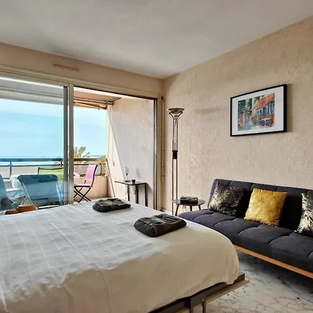 06ay - With Seafront Terrace *