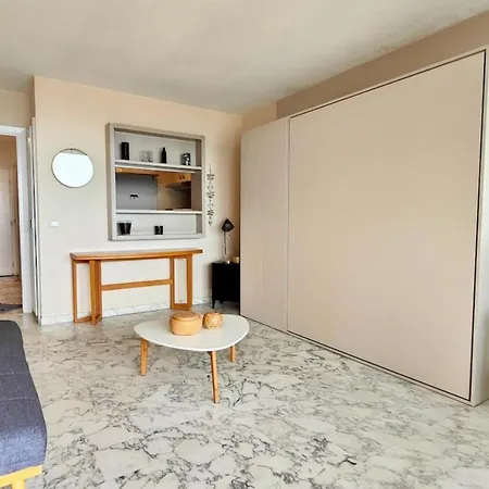 06ay - With Seafront Terrace