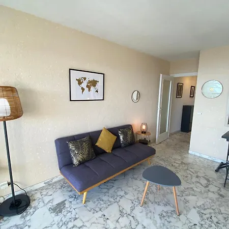 06ay - With Seafront Terrace Lägenhet