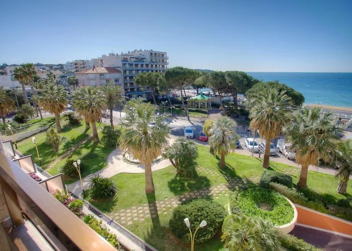 דירה 06ay - With Seafront Terrace *