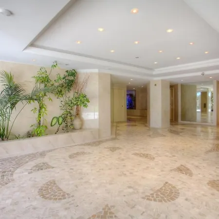 06ay - With Seafront Terrace アパート アンティーブ