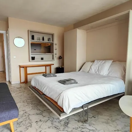 06ay - With Seafront Terrace アパート アンティーブ