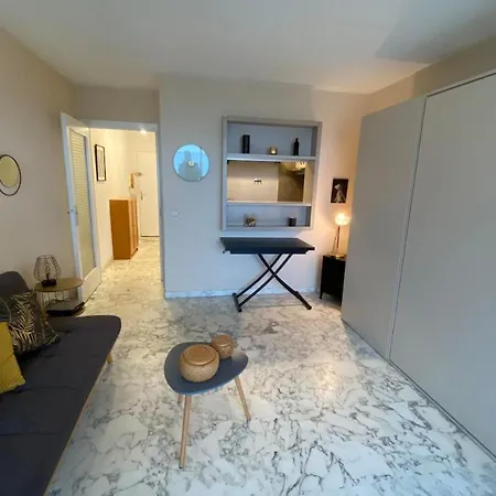 06ay - With Seafront Terrace アンティーブ