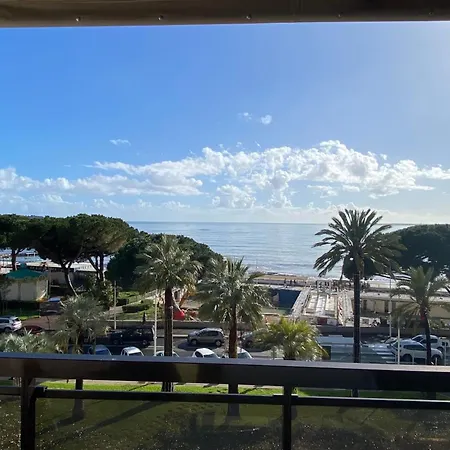 06ay - With Seafront Terrace Apartment *