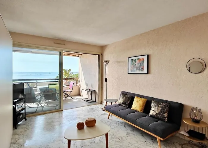06ay - With Seafront Terrace Appartamento