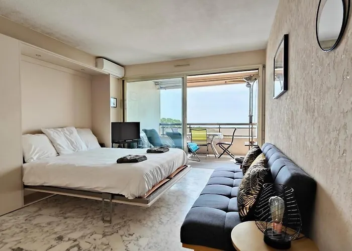 06ay - With Seafront Terrace Appartamento Antibes